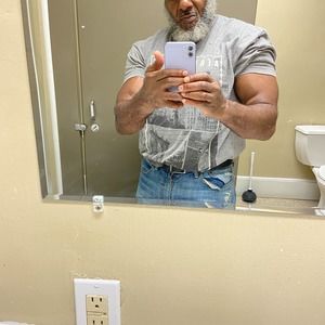 Meet your Posher, Troy